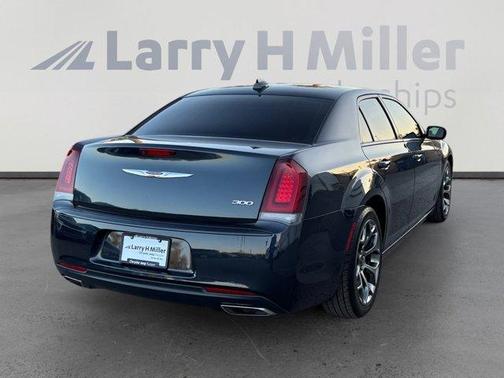 2018 Chrysler 300 Touring