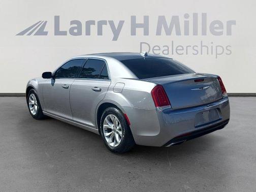 2016 Chrysler 300 Limited
