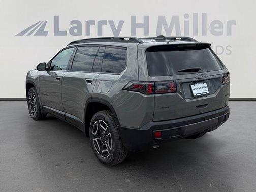 Sting Gray Clearcoat 2026 Jeep Cherokee LAREDO/LIMITED