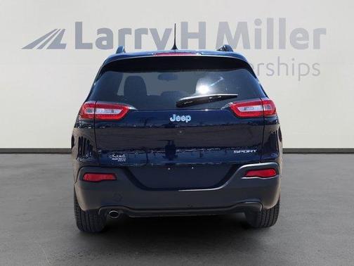 2016 Jeep Cherokee Sport