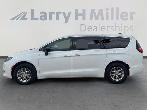 Bright White Clearcoat 2026 Chrysler Voyager LX