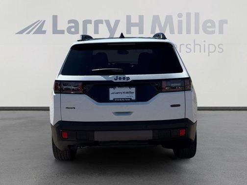 Bright White Clearcoat 2026 Jeep Cherokee Overland