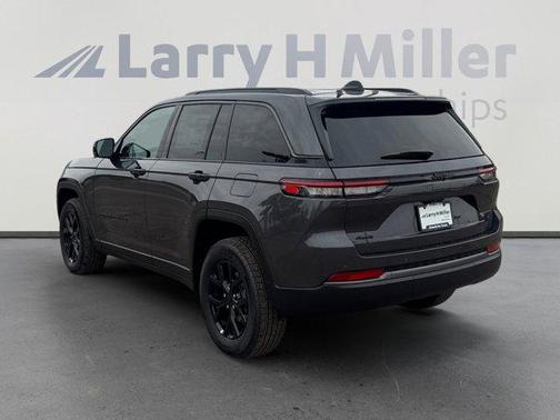 Metallic 2026 Jeep Grand Cherokee Laredo