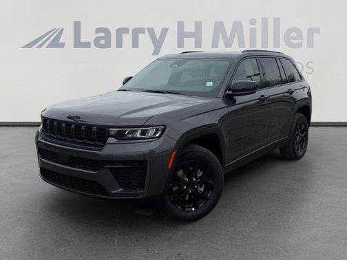 Metallic 2026 Jeep Grand Cherokee Laredo
