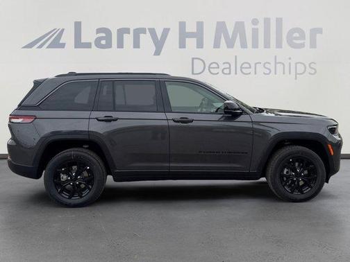 Metallic 2026 Jeep Grand Cherokee Laredo
