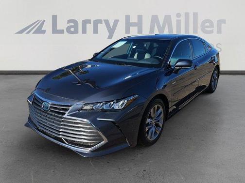 2020 Toyota Avalon Hybrid XLE
