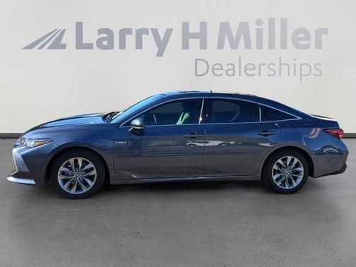 2020 Toyota Avalon Hybrid XLE