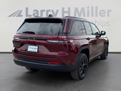 2025 Jeep Grand Cherokee Laredo