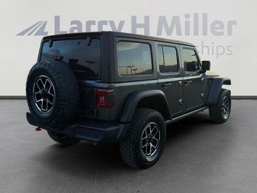Granite Crystal Clearcoat Metallic 2024 Jeep Wrangler Rubicon