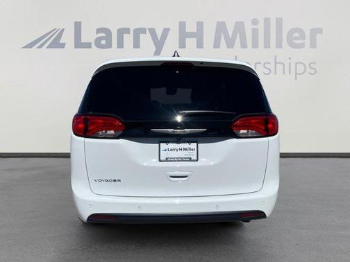 2026 Chrysler Voyager LX