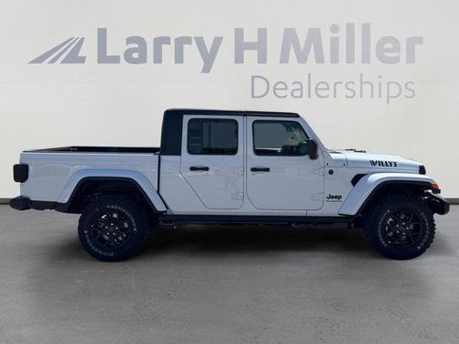 Bright White Clearcoat 2026 Jeep Gladiator Sport