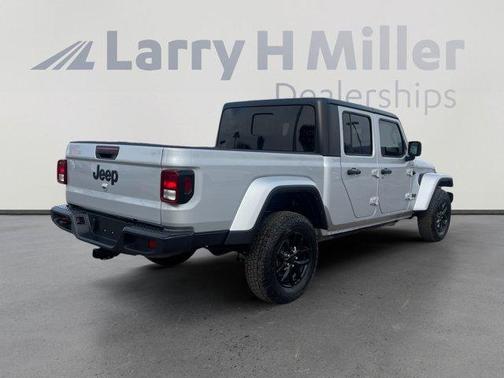 2022 Jeep Gladiator Sport