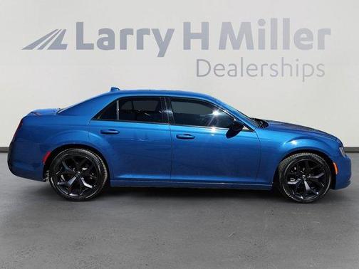 2020 Chrysler 300 Touring