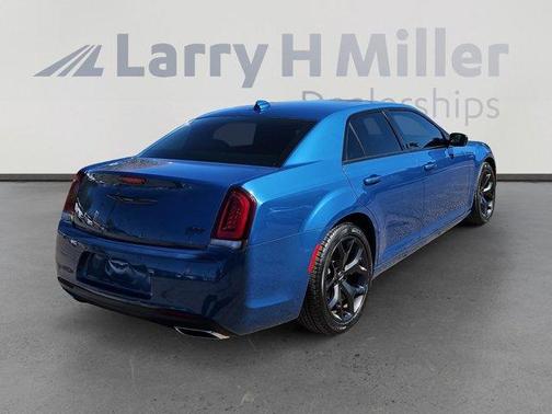 2020 Chrysler 300 Touring