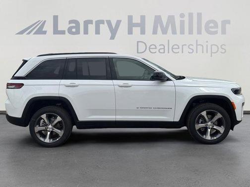 Bright White Clearcoat 2026 Jeep Grand Cherokee Limited