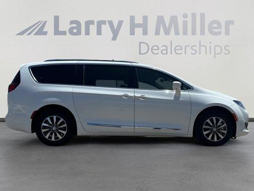 2020 Chrysler Pacifica Touring-L Plus