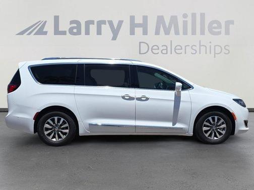 2020 Chrysler Pacifica Touring-L Plus