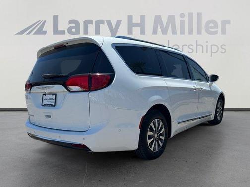 2020 Chrysler Pacifica Touring-L Plus