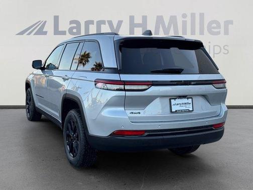 2025 Jeep Grand Cherokee Laredo