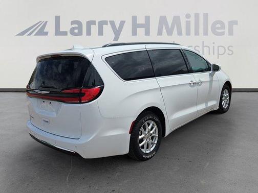 2022 Chrysler Pacifica Touring-L