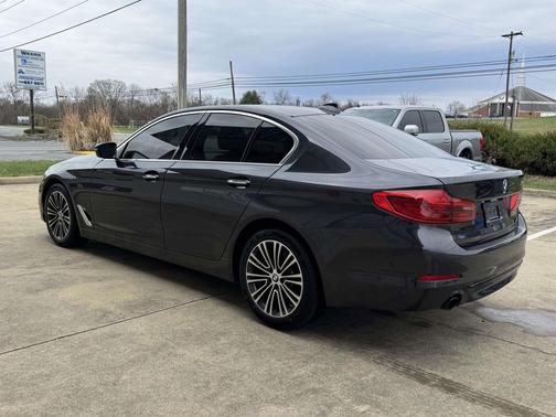 2018 BMW 530 530i