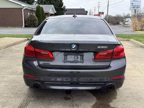 2018 BMW 530 530i