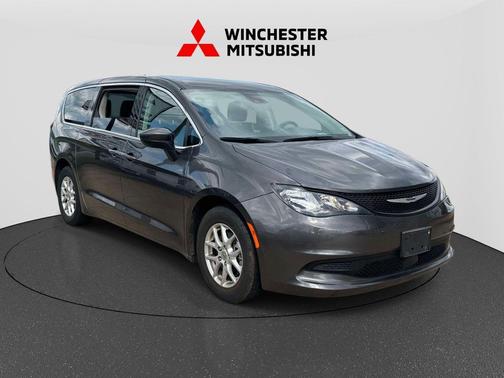 Granite Crystal Metallic Clearcoat 2023 Chrysler Voyager LX