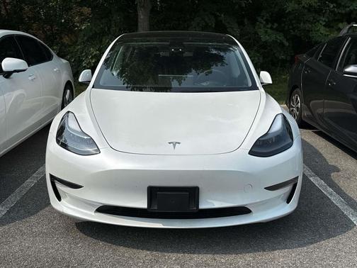 Pearl White Multi-Coat 2023 Tesla Model 3 Long Range