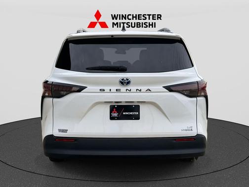 2023 Toyota Sienna LE
