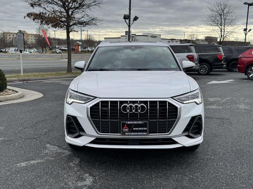 2025 Audi Q3 Premium 45 TFSI S line quattro Tiptronic