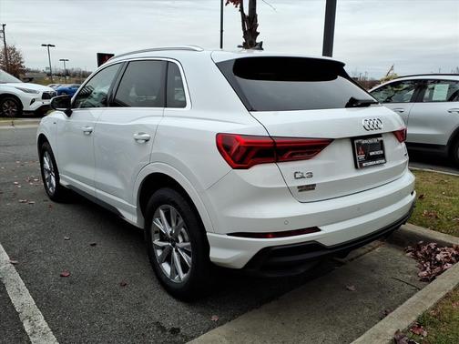 2025 Audi Q3 Premium 45 TFSI S line quattro Tiptronic