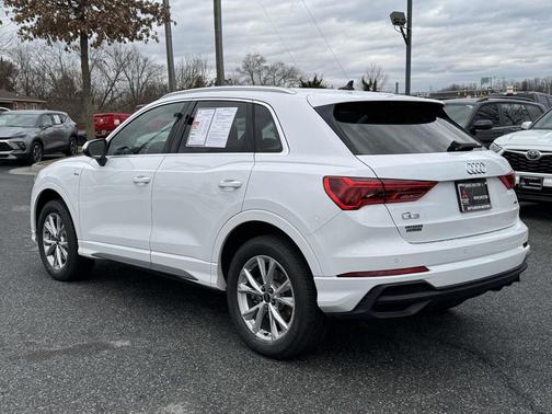 2025 Audi Q3 Premium 45 TFSI S line quattro Tiptronic