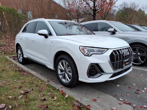 2025 Audi Q3 Premium 45 TFSI S line quattro Tiptronic