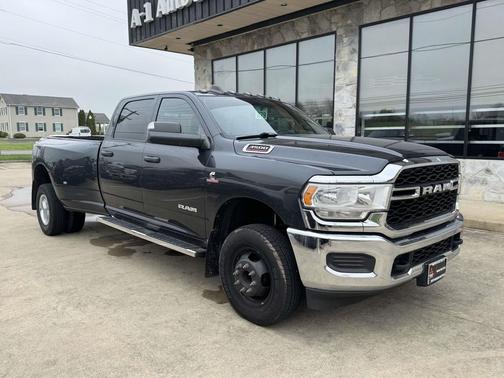 Maximum Steel Metallic Clearcoat 2021 RAM 3500 Tradesman Crew Cab 4x4 8' Box