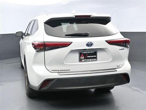 2022 Toyota Highlander Hybrid XLE