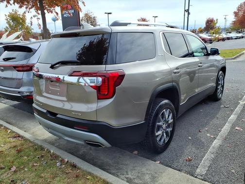 2023 GMC Acadia AWD SLT