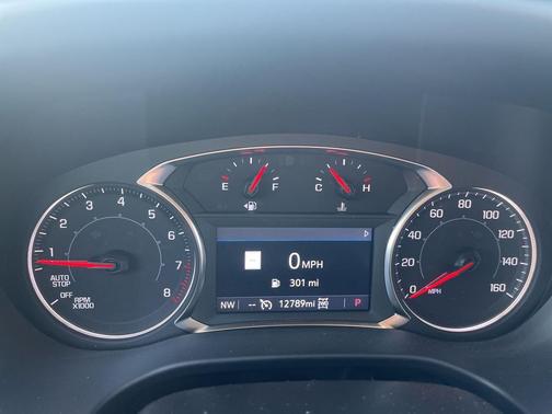 2023 GMC Acadia AWD AT4