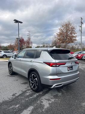 2022 Mitsubishi Outlander SE