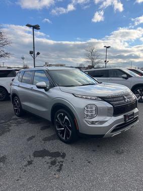 2022 Mitsubishi Outlander SE