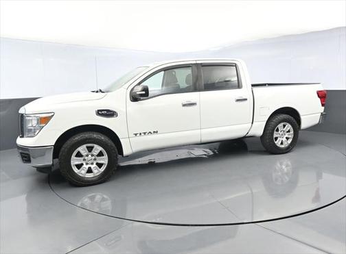 2017 Nissan Titan SV