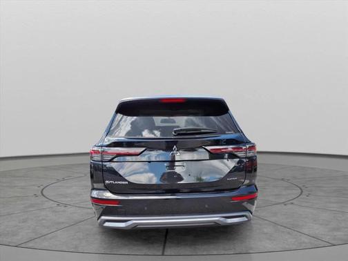 2025 Mitsubishi Outlander PLATINUM EDITION 2.5 S-AWC