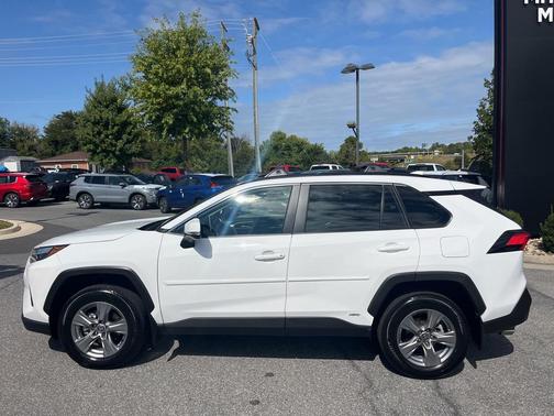 2023 Toyota RAV4 Hybrid XLE