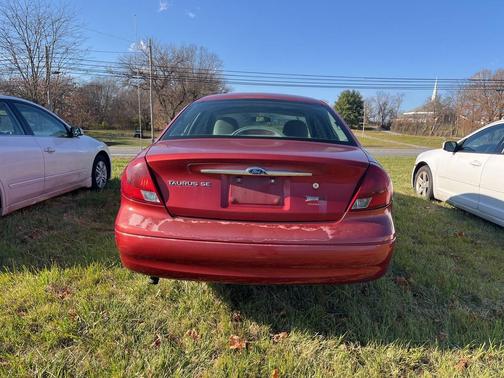 2001 Ford Taurus SE