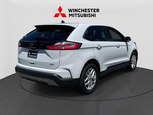 White 2024 Ford Edge SEL