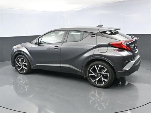 2022 Toyota C-HR XLE