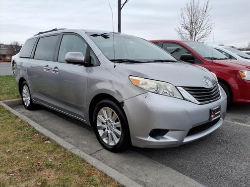 2012 Toyota Sienna LE