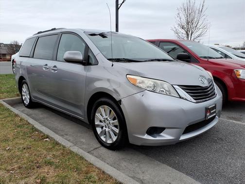 2012 Toyota Sienna LE