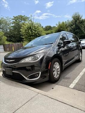 2018 Chrysler Pacifica Touring-L