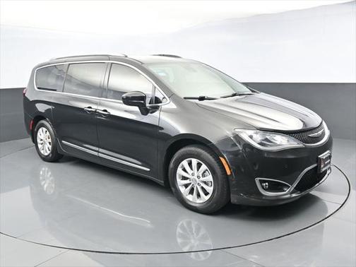 2018 Chrysler Pacifica Touring-L