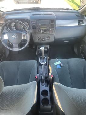 2010 Nissan Versa 1.8 S